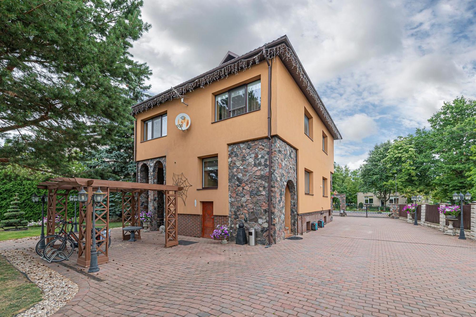 Spacious Studio Apartment By Polo Apartments Kaunas Eksteriør billede